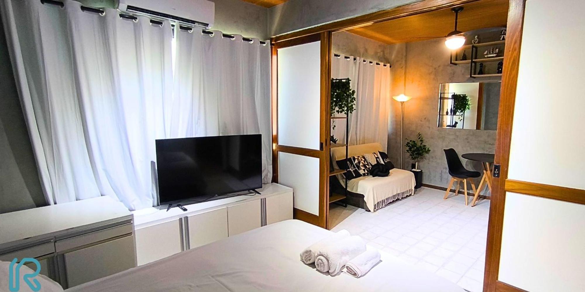 Flat Completo Com Cozinha No Da Pituba, Wifi, Ar, Netflix, Edf Frente Mar, Piscina * Salvador