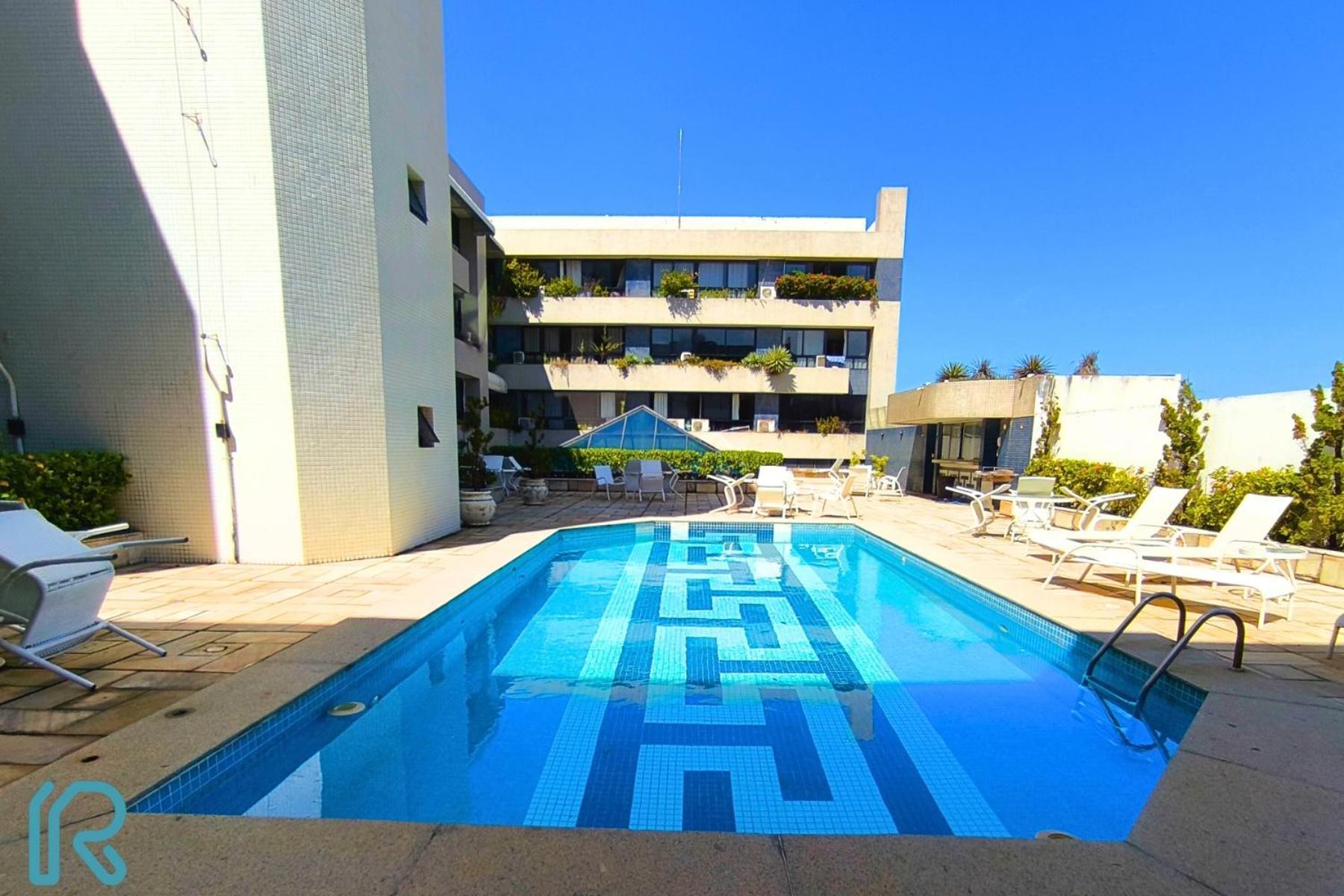 Flat Completo Com Cozinha No Da Pituba, Wifi, Ar, Netflix, Edf Frente Mar, Piscina
